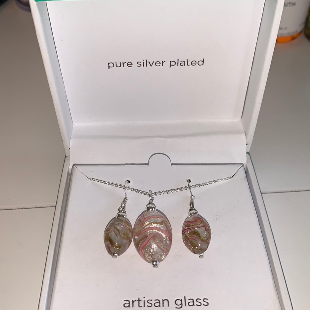Earring and necklace set